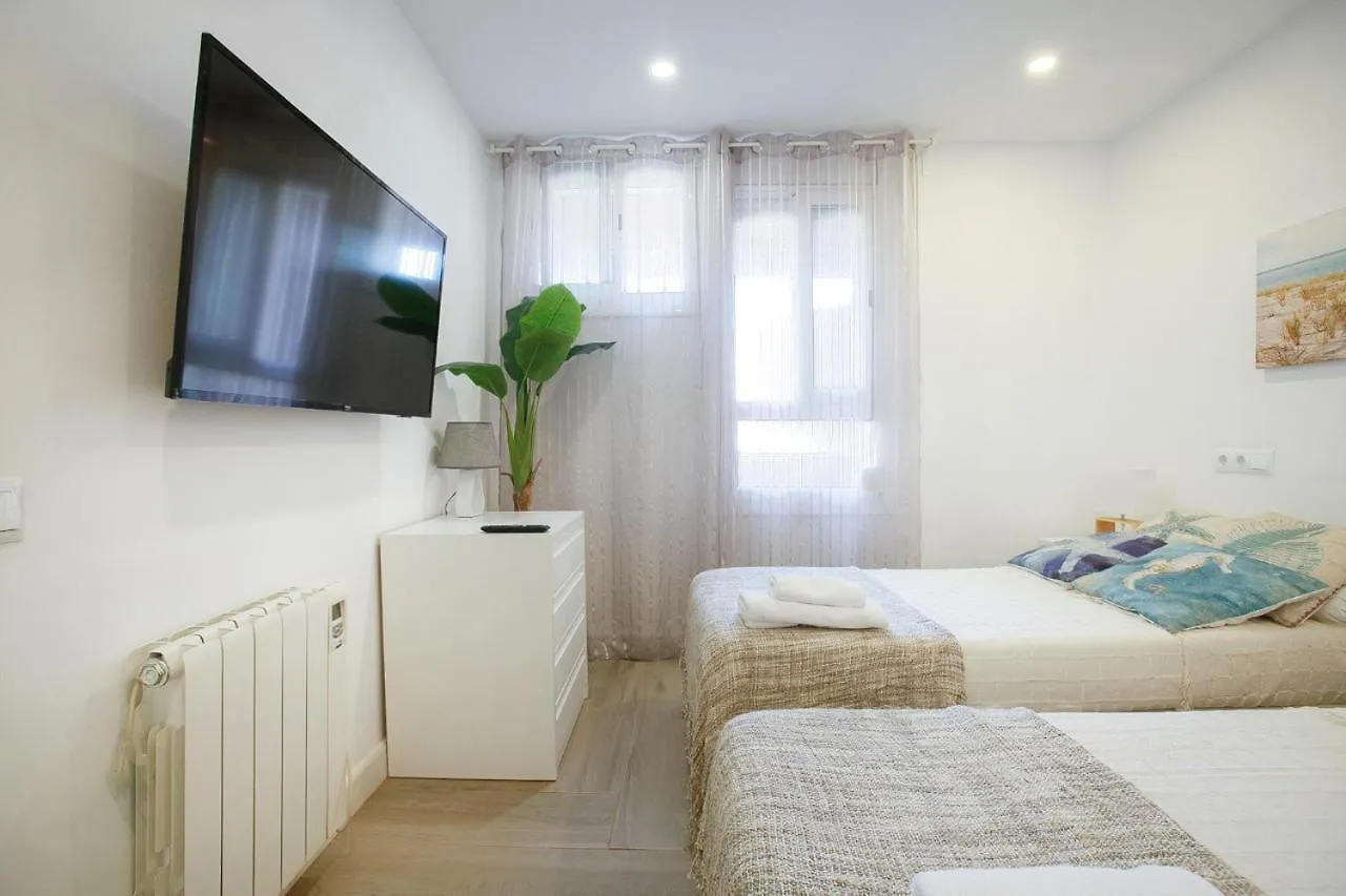 Beach Apartment With Bbq, Ps4, Bikes! Castelldefels